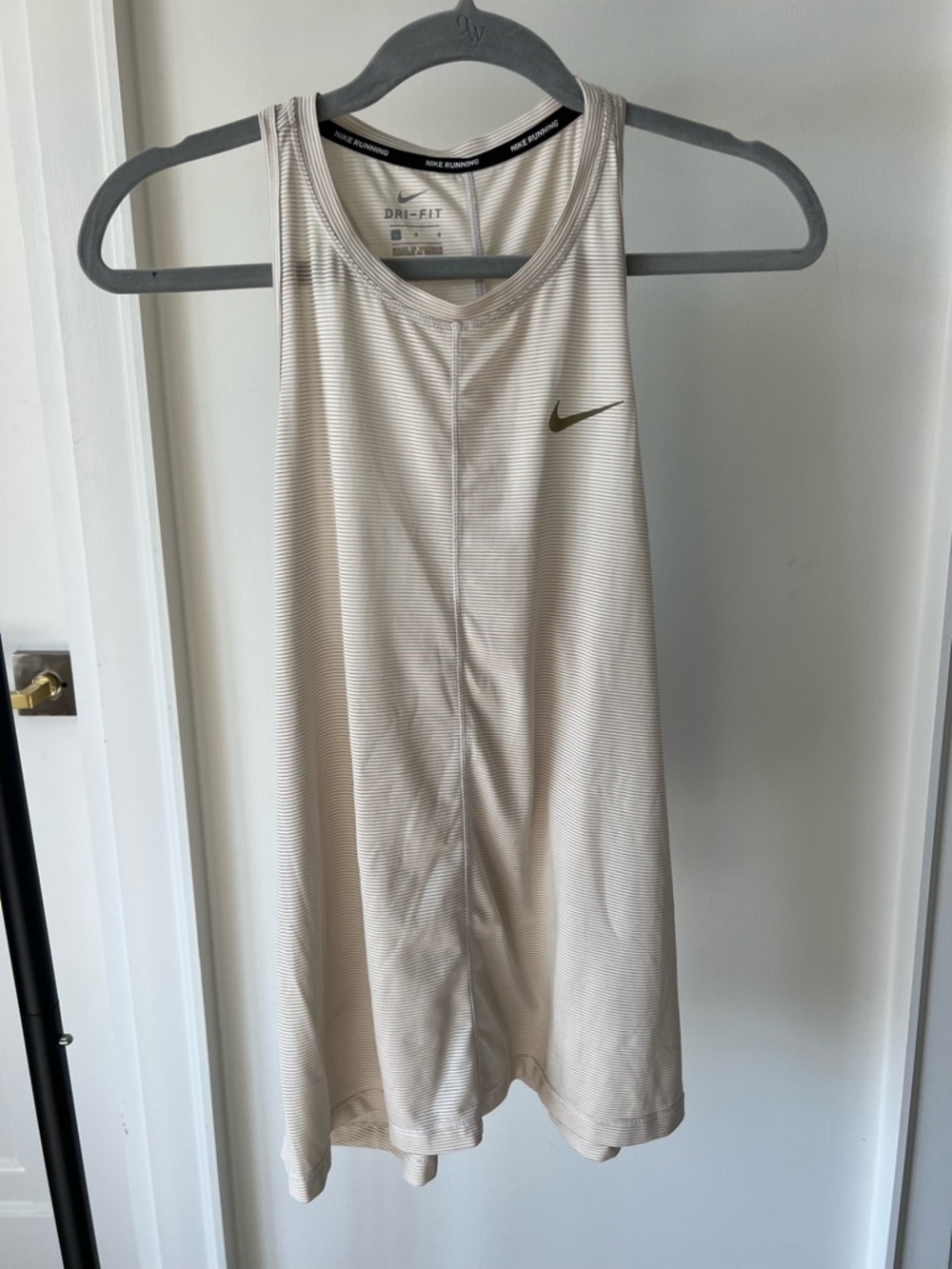 Nike Women’s Dri-FIT Sleeveless Tank top— Light Beige